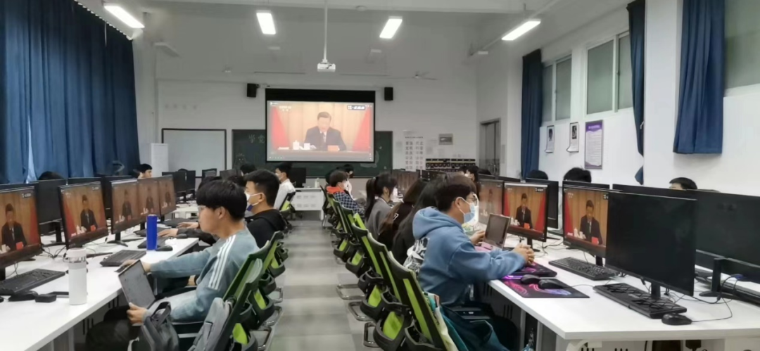 省教育厅青年干部热议习近平总书记在庆祝中国共青团成立100周年大会上的重要讲话 省教育厅青年干部热议习近平总书记在庆祝中国共青团成立100周年大会上的重要讲话